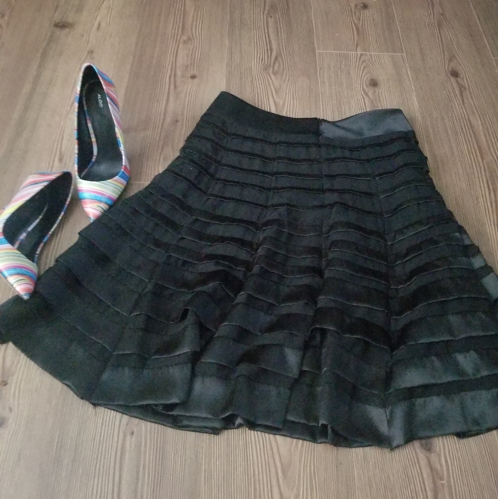 JS Collections Beautiful Black Tier Skirt sz 8